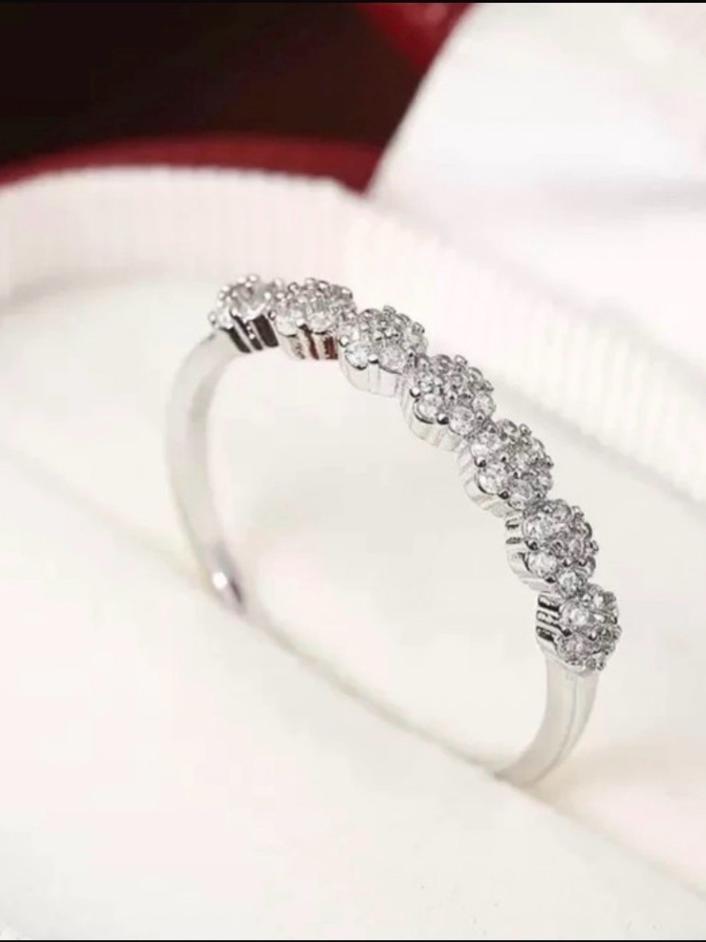 Fashion White Silver Floral Cluster Ring with Sparkling Stones NWOT